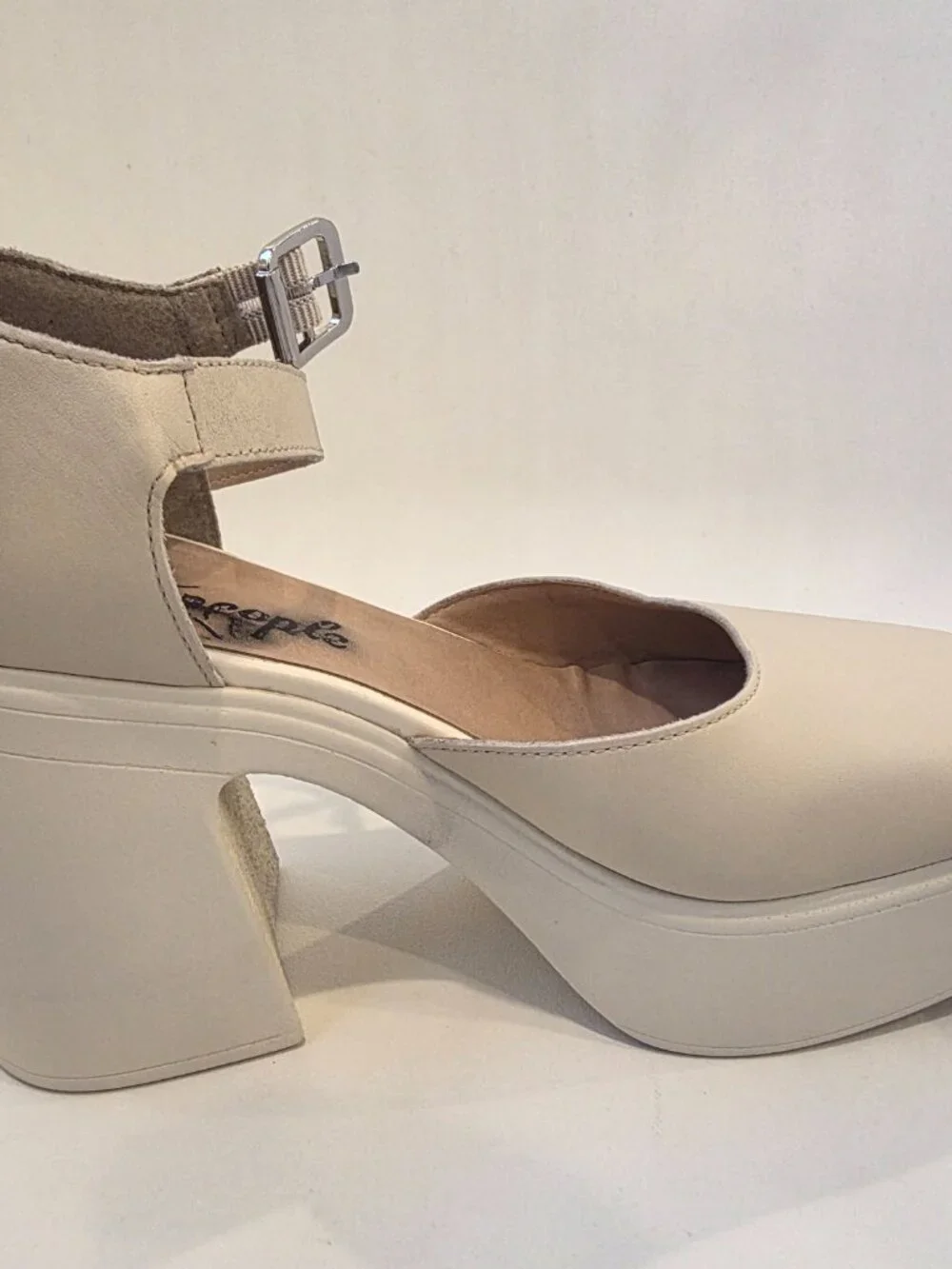 Free People Milan Mary Jane Chunky Leather Lug Sole Beige Size 8 Boho 70's